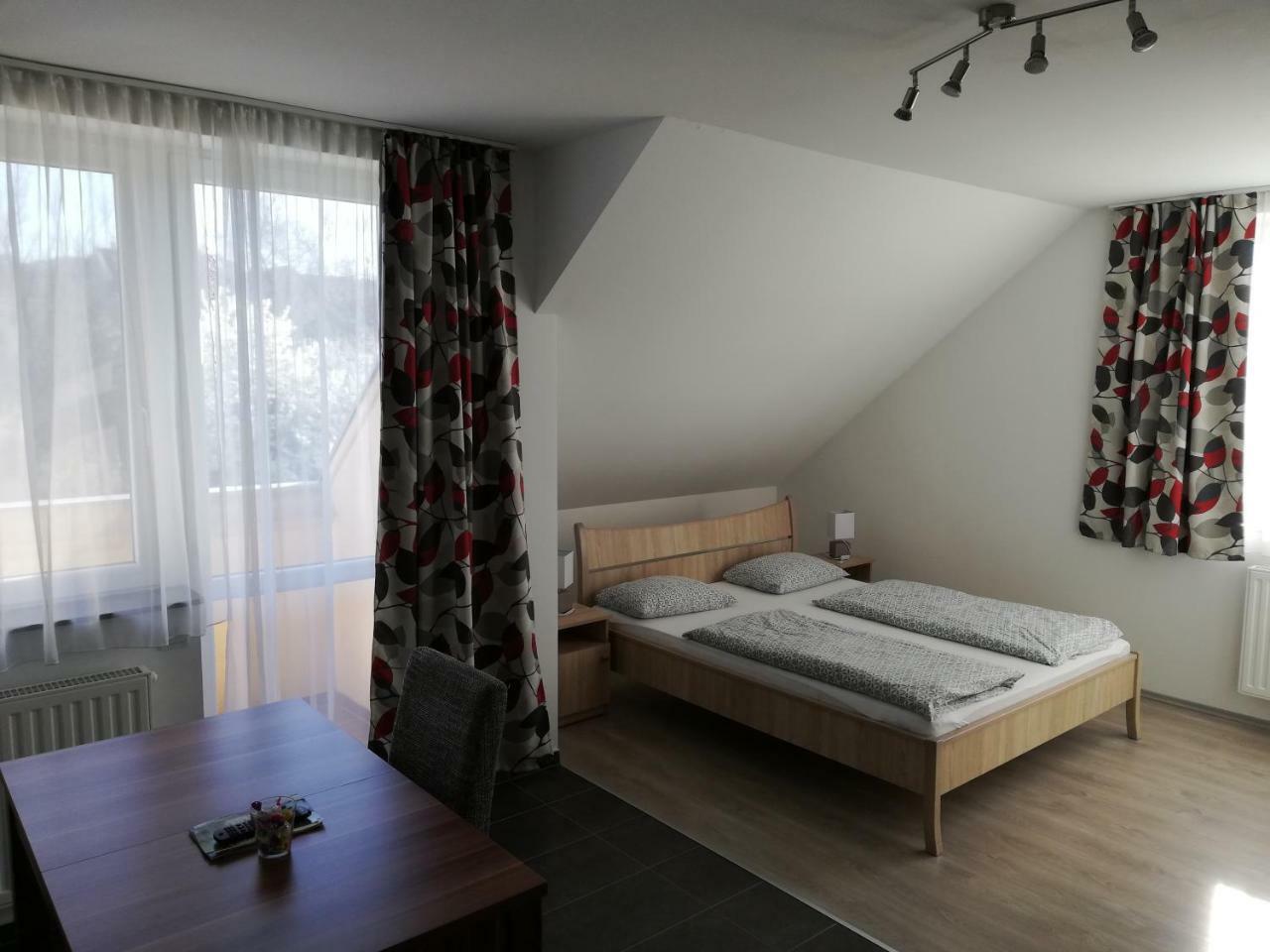 Apartman 25 Sopron Exteriör bild